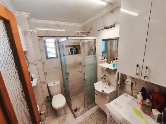 On Gümüldür Beach 1+1 50 m2 furnished at an appropriate price for sale apartment