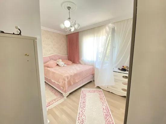 Seferihisar Mersin Area Neighbourhood 500m from the Sea for Sale 3+1 Flat