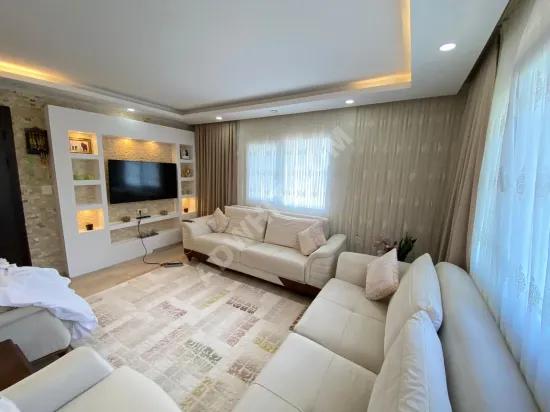 Seferihisar Mersin Area Neighbourhood 500m from the Sea for Sale 3+1 Flat
