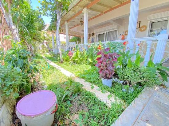 seferihisar Ürkmez In Benginler to the sea 400 metre, for sale 4+1 corner villa