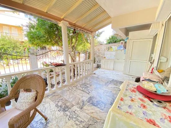 seferihisar Ürkmez In Benginler to the sea 400 metre, for sale 4+1 corner villa