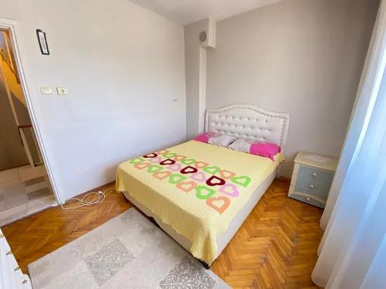 seferihisar Ürkmez In Benginler to the sea 400 metre, for sale 4+1 corner villa
