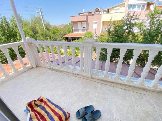 seferihisar Ürkmez In Benginler to the sea 400 metre, for sale 4+1 corner villa