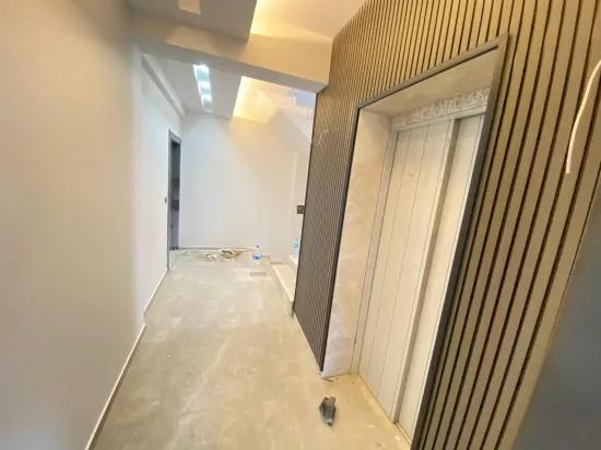 In Menderes Gümüldür, Elevator Zero In Comfort, on Main Street, For Sale 2+1 Opportunity Apartment