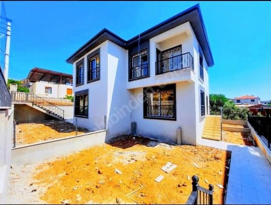 2+1 Summer Villa With Large Garden For Sale In Seferihisar Payamlı