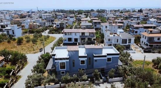 Seferihisar.cumhuriyet Mah. 500M Distance To The Sea, 3+1 Villa With Large Garden For Sale