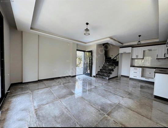 Corner 3+1 Villa In Doğanbey, Near The Sea, Green Area In Front