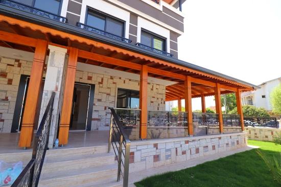 3+1 Villa For Sale By The Sea In Seferihisar Ürkmez
