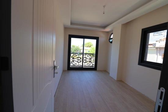 3+1 Villa For Sale By The Sea In Seferihisar Ürkmez