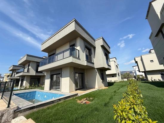 3+1 Villa With Single Detached Pool For Sale In Doğanbey