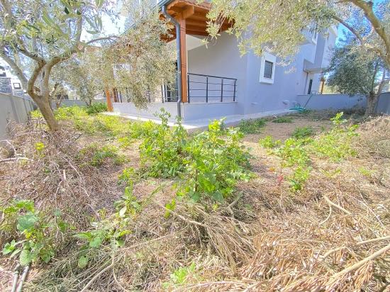 Seferihisar.cumhuriyet Mah. 500m Distance To The Sea, 3+1 Villa With Large Garden For Sale"