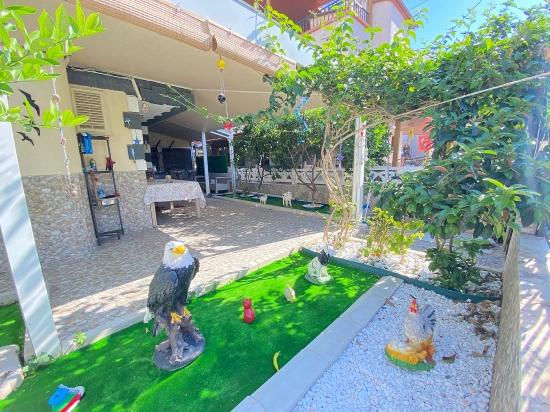 Detached Duplex 3+1 In Ürkmez Mersin Area, 200m From The Sea