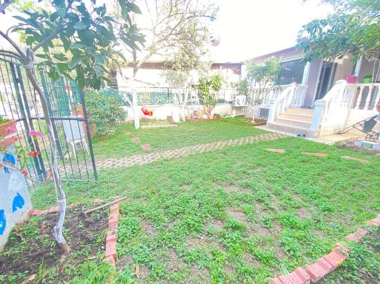 7+3 Apartments For Sale In A Complete Building 100m From The Sea In Ürkmez