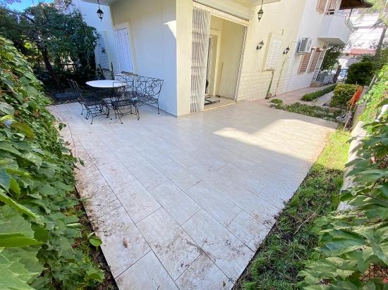 3+1 Villa For Sale In The Heart Of Ürkmez, Just 50 Steps From The Sea!