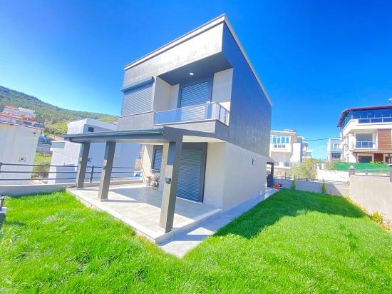 4+2 Detached Villa In Doğanbey With Sea View On A 280M2 Land!!