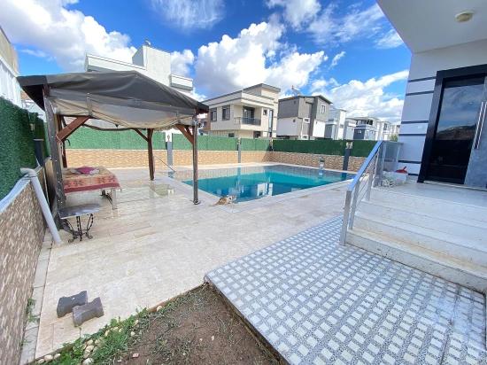 3+1 Detached Villa With Single Pool For Sale In Doğanbey