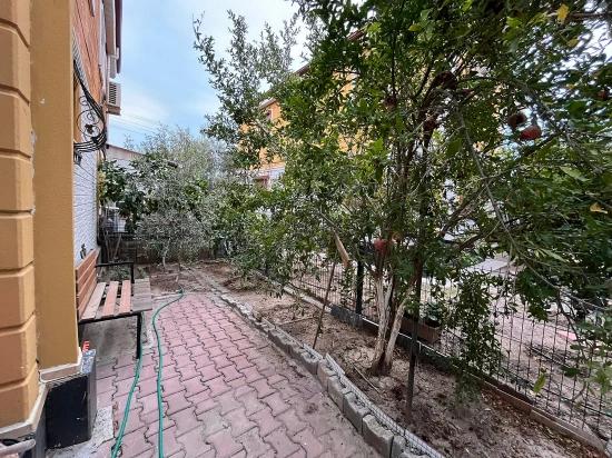Furnished 2+1 Apartment With Garden In Seferihisar Payamlı