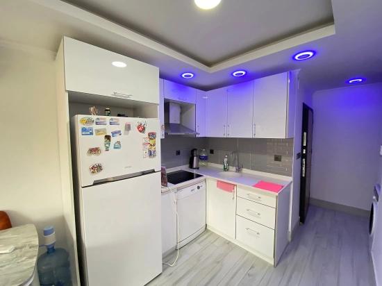 2+1 Apartment For Sale In A Complex With A Pool, 100M From The Beach In Ürkmez, Izmir