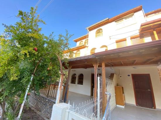 Detached 4+1 Villa For Sale With Social Facilities In Doğanbey Site
