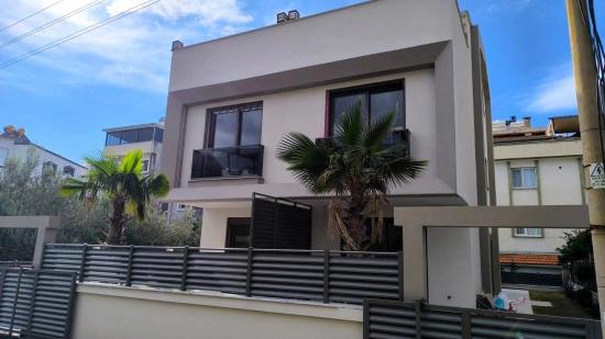 Opportunity For Sale: 3+1 Villa With Spacious Garden In Özdere