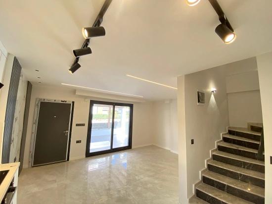 Luxury 3+1 Villa With Large Garden For Sale In Özdere Ortamahalle