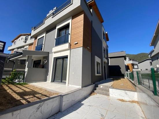 3+1 Villa With Garden For Sale In Özdere, Walking Distance To The Sea