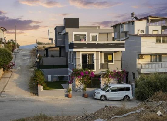 Ultra Luxury 4+1 Villa For Sale In Doğanbey With Single Private Parking