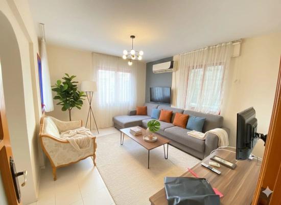 Opportunity Apartment In Bengiler, Seferihisar, 100M From The Sea - 2+1 With Separate Kitchen!