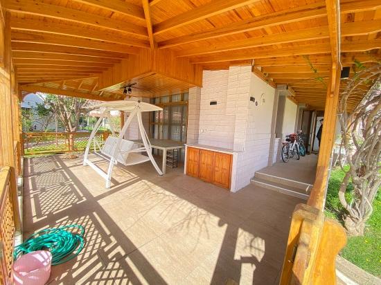 Detached, Comfortable 3+1 Villa With Pool And Security For Sale In Seferihisar Erdem Tur Site.