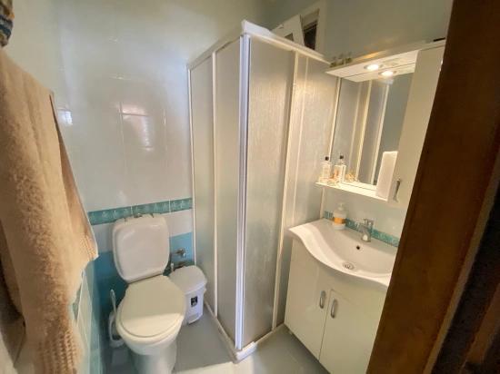 Detached, Comfortable 3+1 Villa With Pool And Security For Sale In Seferihisar Erdem Tur Site.