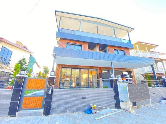 Luxury 3+1 Villa For Sale In Seferihisar Mersin Area, Right On The Seafront, With Smart Systems!