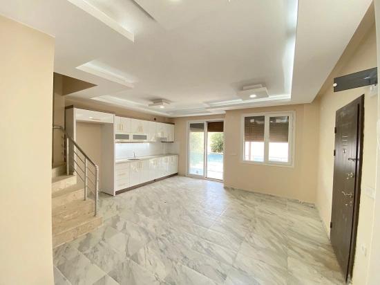 Seferihisar Doğanbey'de Single Detached Spacious Garden Sale 3+1 Villa
