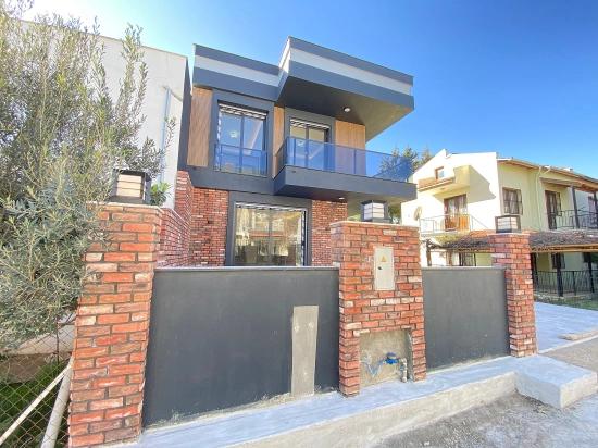 Luxury 3+1 Villa For Sale In Seferihisar Cumhuriyet, Fully Detached, With Smart Home Technology!