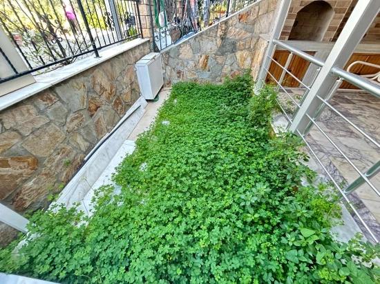 Luxury 4+1 Villa With Large Garden For Sale On Özdere Çukaltı Beach