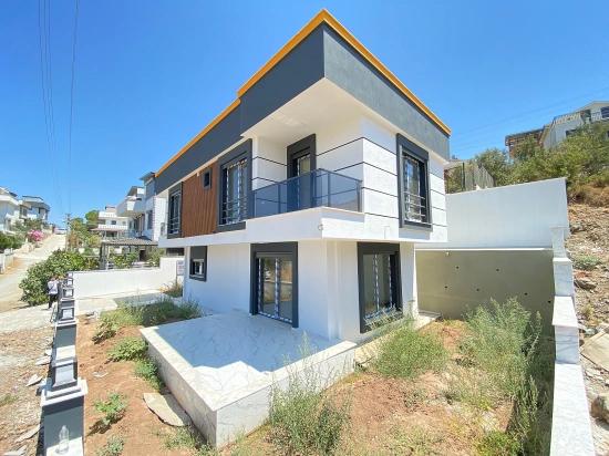 *Single Detached 3+1 Villa With Full Sea View, 50M From The Sea In Seferihisar Akarca