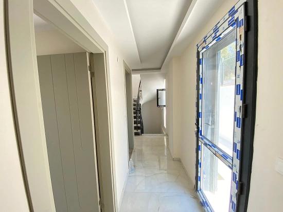 *single Detached 3+1 Villa With Full Sea View, 50m From The Sea In Seferihisar Akarca