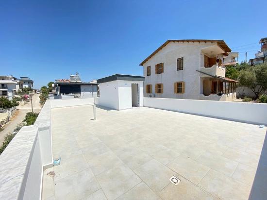 *single Detached 3+1 Villa With Full Sea View, 50m From The Sea In Seferihisar Akarca