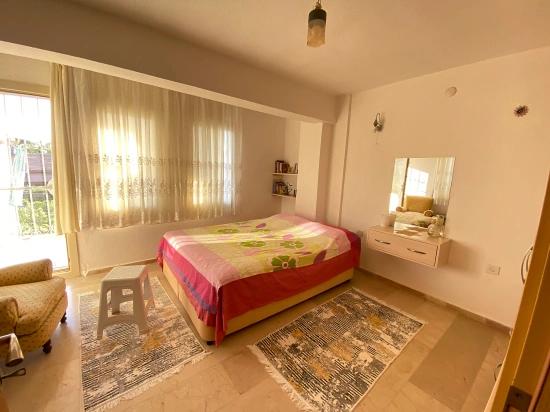 Seferihisar Cumhuriyet Mahallesi, Yıldız Tur Sitesi. 3+1 Apartment For Sale Where Blue And Green Meet.