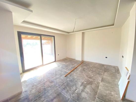 Seferihisar: Cumhuriyet Neighborhood, Near The Sea, Brand New 3+1 Corner Villa With License