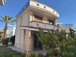 3+1 Detached Villa For Sale By The Sea In Gümüdür