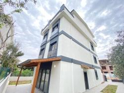 6+1 Bedroom Villa For Sale in Orta Nbh. Menderes Özdere - 200 m²