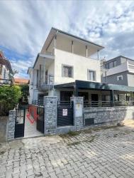 Luxury 3+1 Semi-Detached Villa With Spacious Garden, 350 Meters From The Sea In Özdere Orta Mahalle!