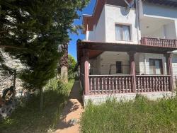 3+1 Villa For Sale In Seferihisar Cumhuriyet Neighborhood, Şöhretler Site, With Garden And Required Maintenance