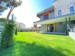 Luxury 3+1 Villa For Sale In Ürkmez With A Large Garden And Sea Front Detached