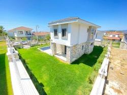 4+1 Bedroom Villa For Sale in Tepecik Nbh. Seferihisar - 425 m²