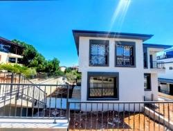 2+1 Summer Villa With Large Garden For Sale In Seferihisar Payamlı