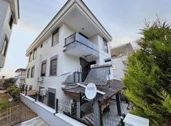 Spacious 3+1 Duplex Apartment With Garden, 500M From The Sea In Seferihisar Mersin Area.