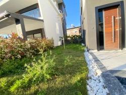 3+1 Villa For Sale With Underfloor Heating In Ürkmez, Close To The Sea