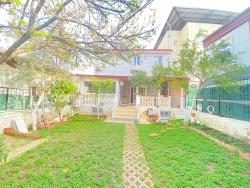 7+3 Apartments For Sale In A Complete Building 100M From The Sea In Ürkmez