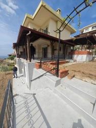 4+1 Bedroom Villa For Sale in Atatürk Nbh. Seferihisar Doğanbey - 300 m²